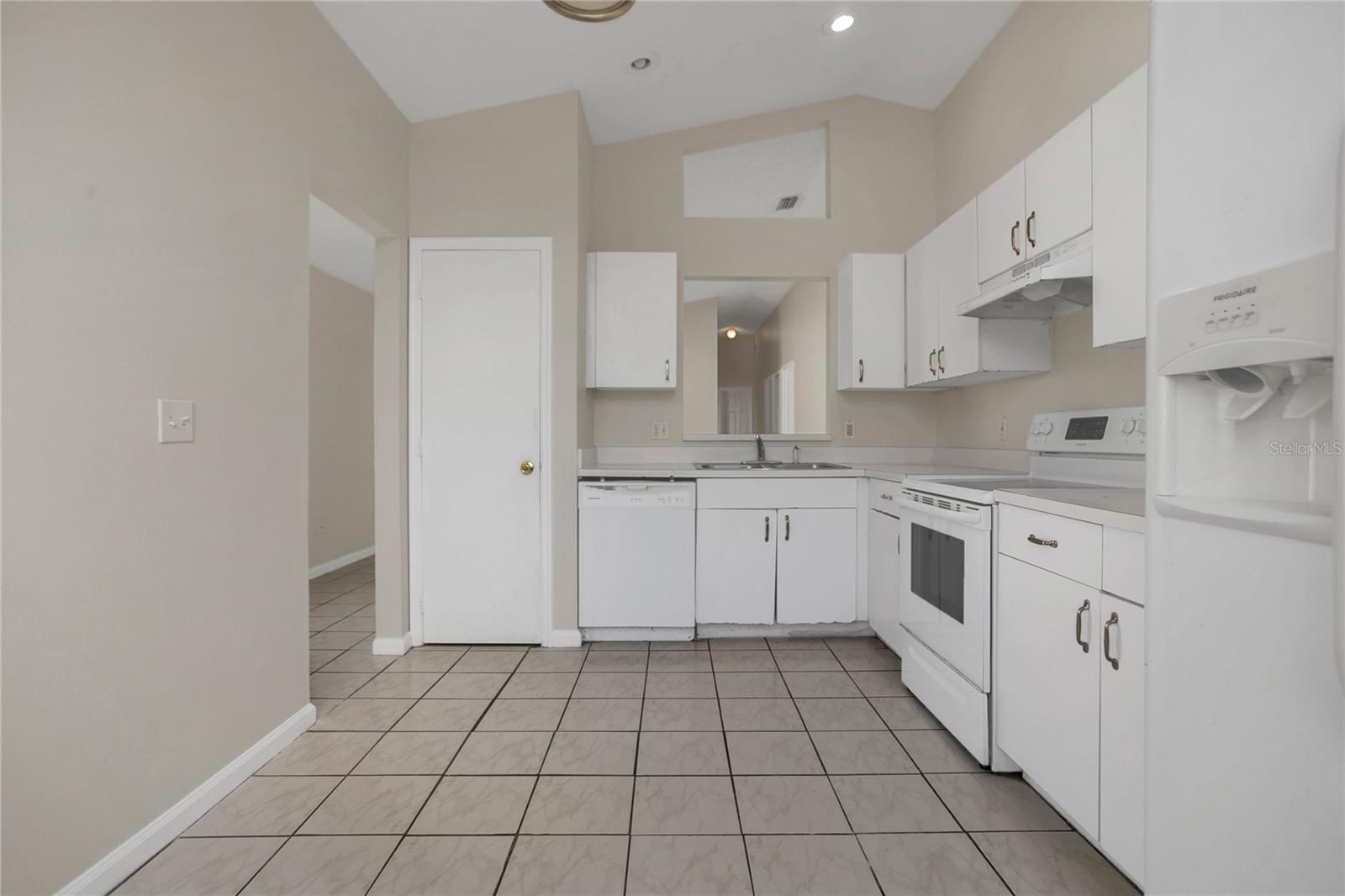 Image 4 of 23 For 1901 Teaberry Court