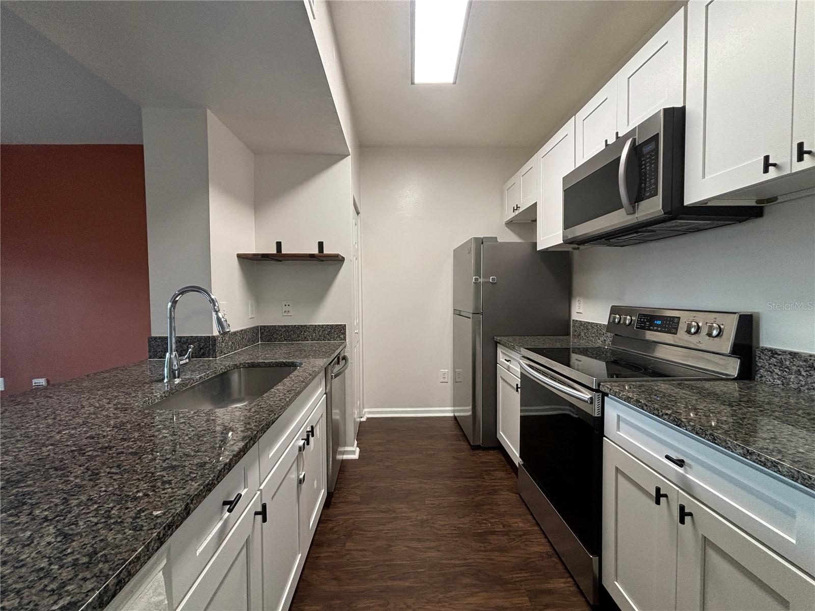 Image 5 of 22 For 14226 Fredricksburg Drive 205
