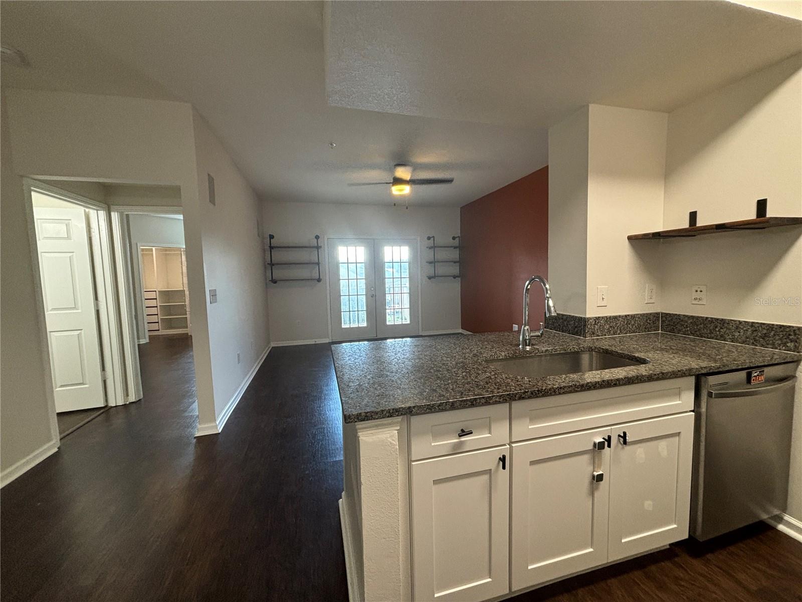 Image 7 of 22 For 14226 Fredricksburg Drive 205
