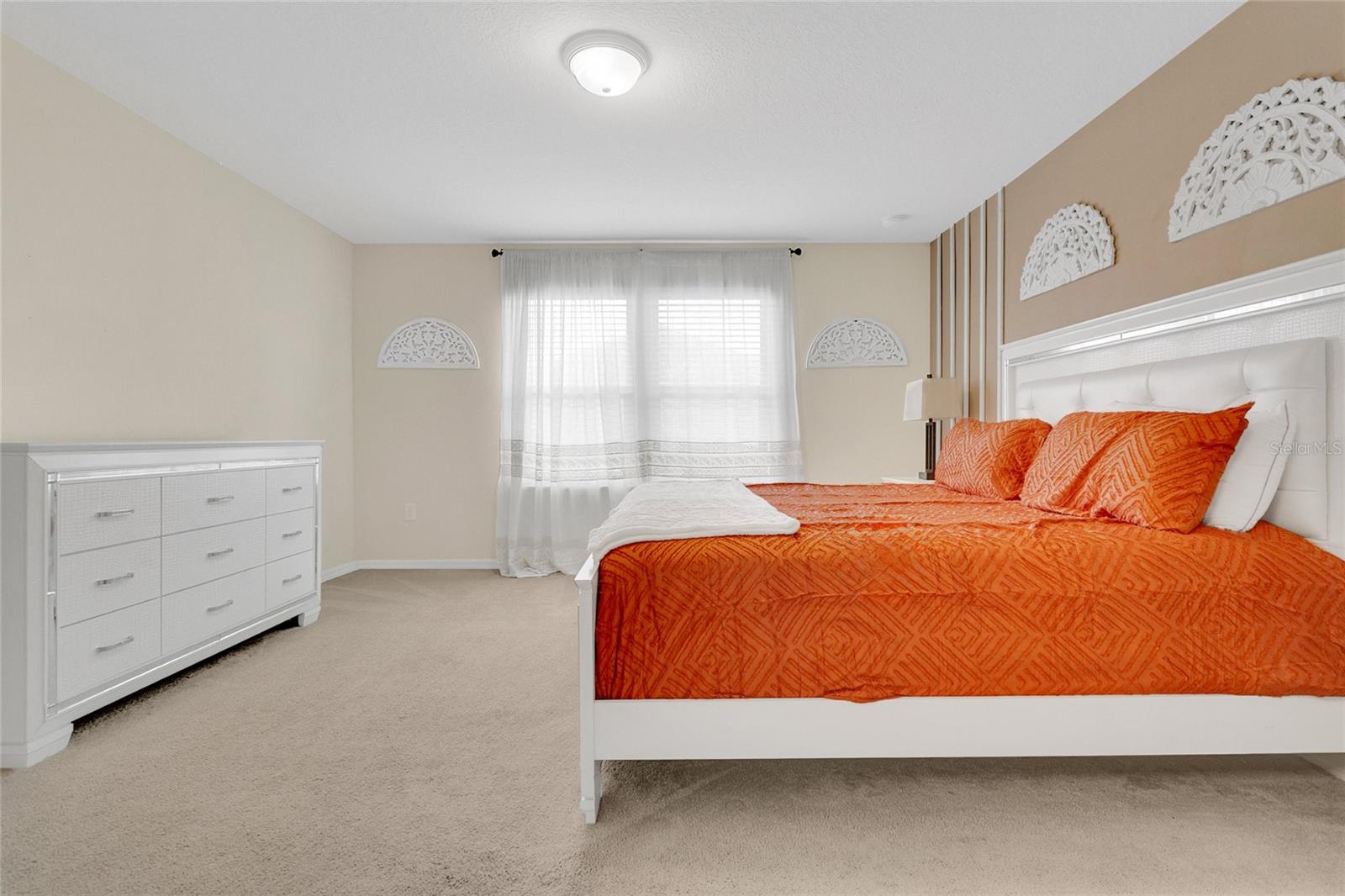 Image 18 of 36 For 5481 Misty Oak Circle