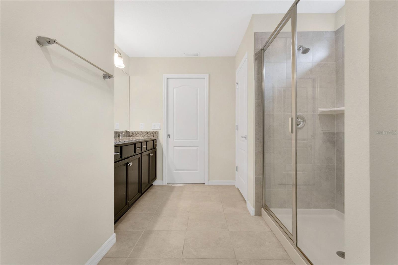 Image 20 of 36 For 5481 Misty Oak Circle