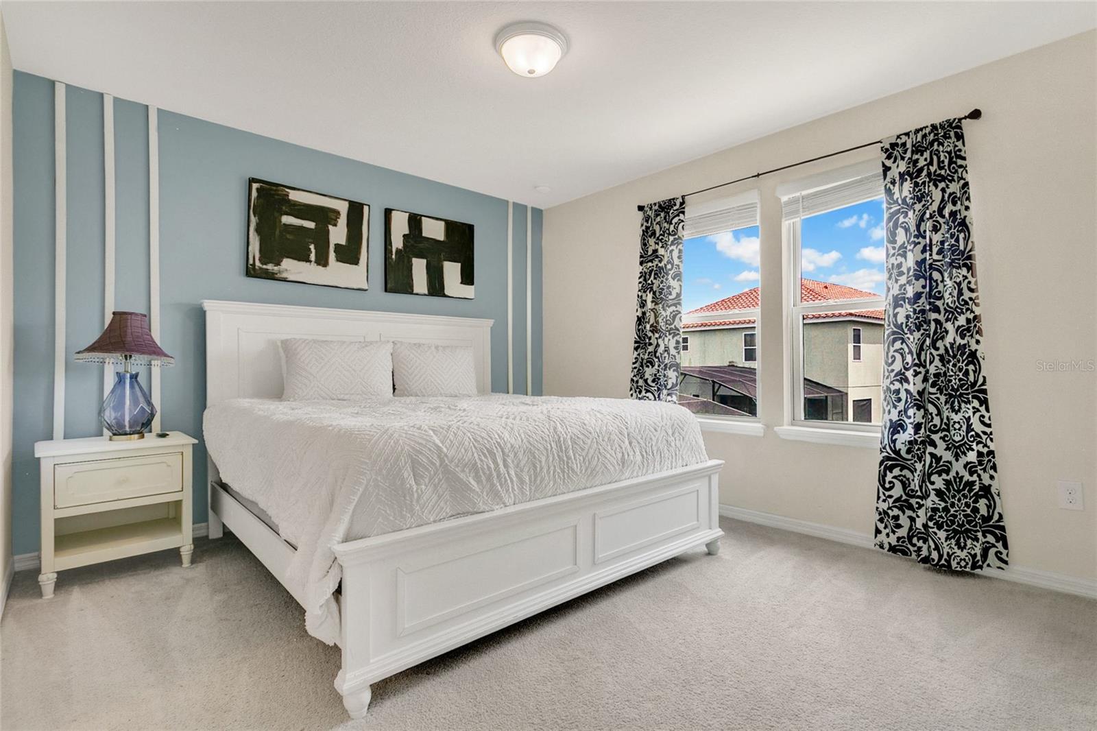 Image 22 of 36 For 5481 Misty Oak Circle