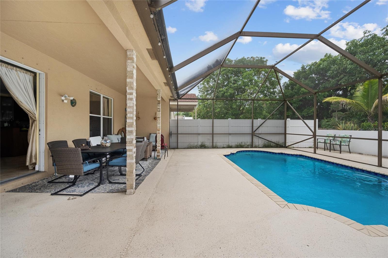 Image 17 of 19 For 7097 Chesapeake Circle