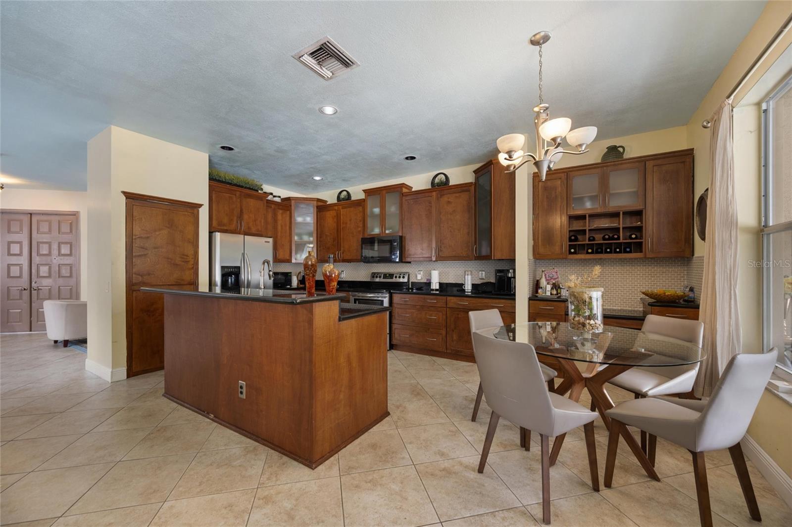 Image 6 of 19 For 7097 Chesapeake Circle
