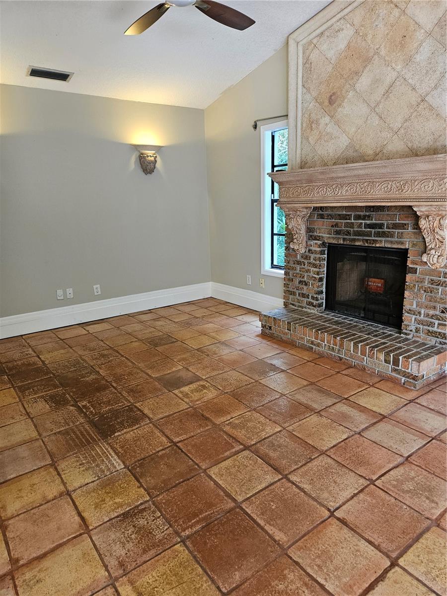 Image 9 of 11 For 4216 Winderlakes Drive
