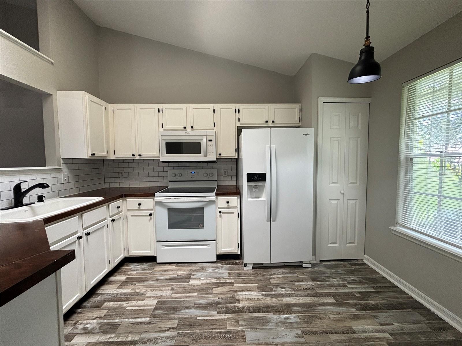 Image 7 of 18 For 9600 River Walk Court