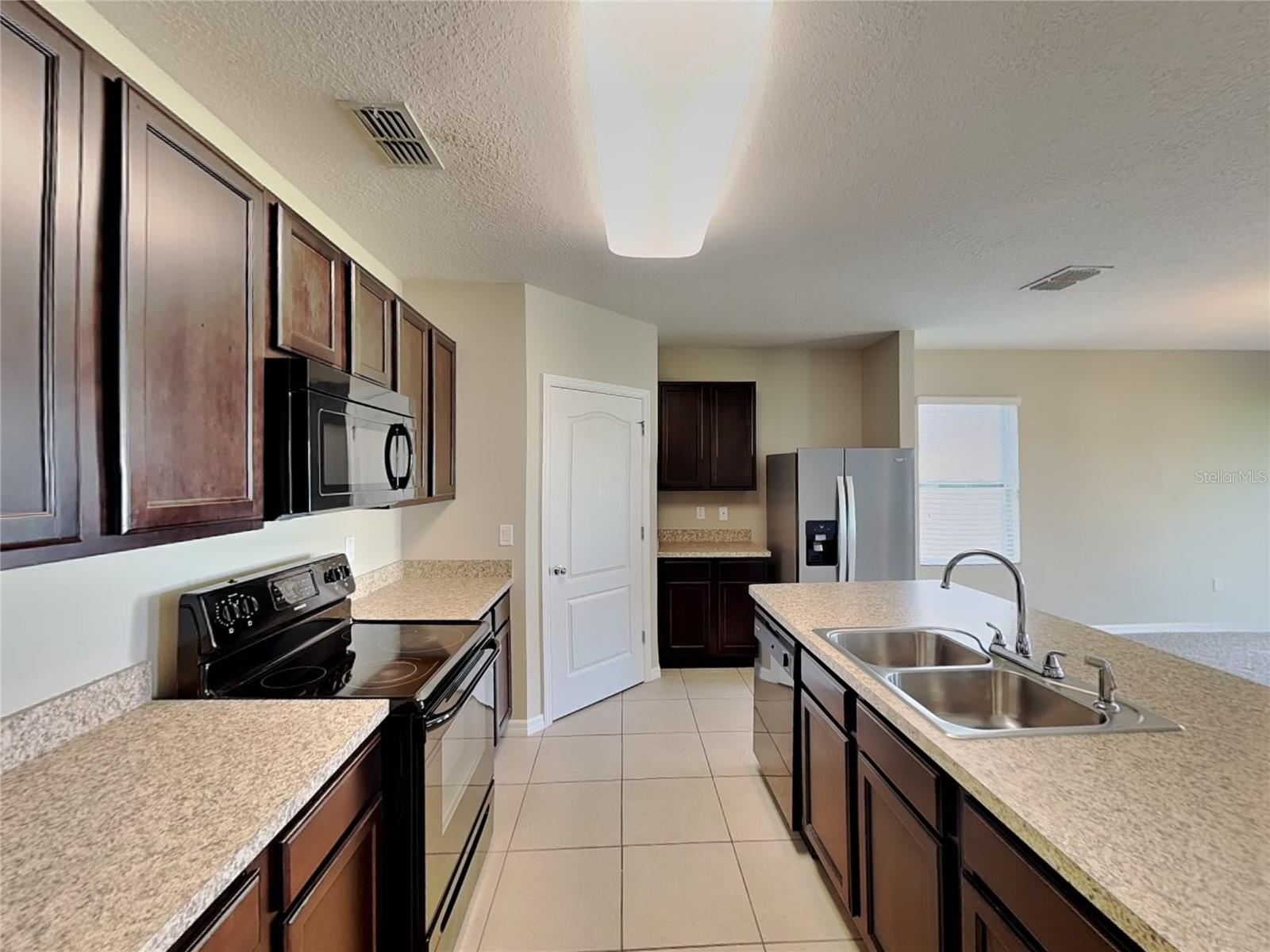 Image 4 of 20 For 473 Nova Drive
