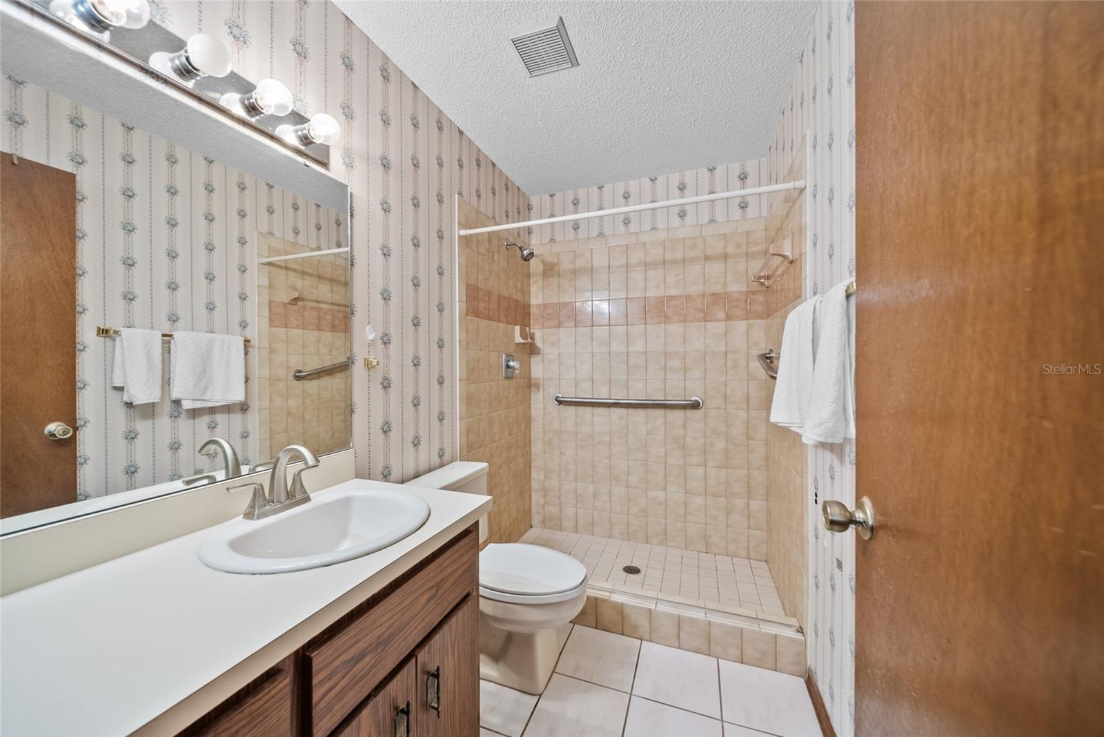 Image 6 of 12 For 3800 Silver Springs Boulevard 22