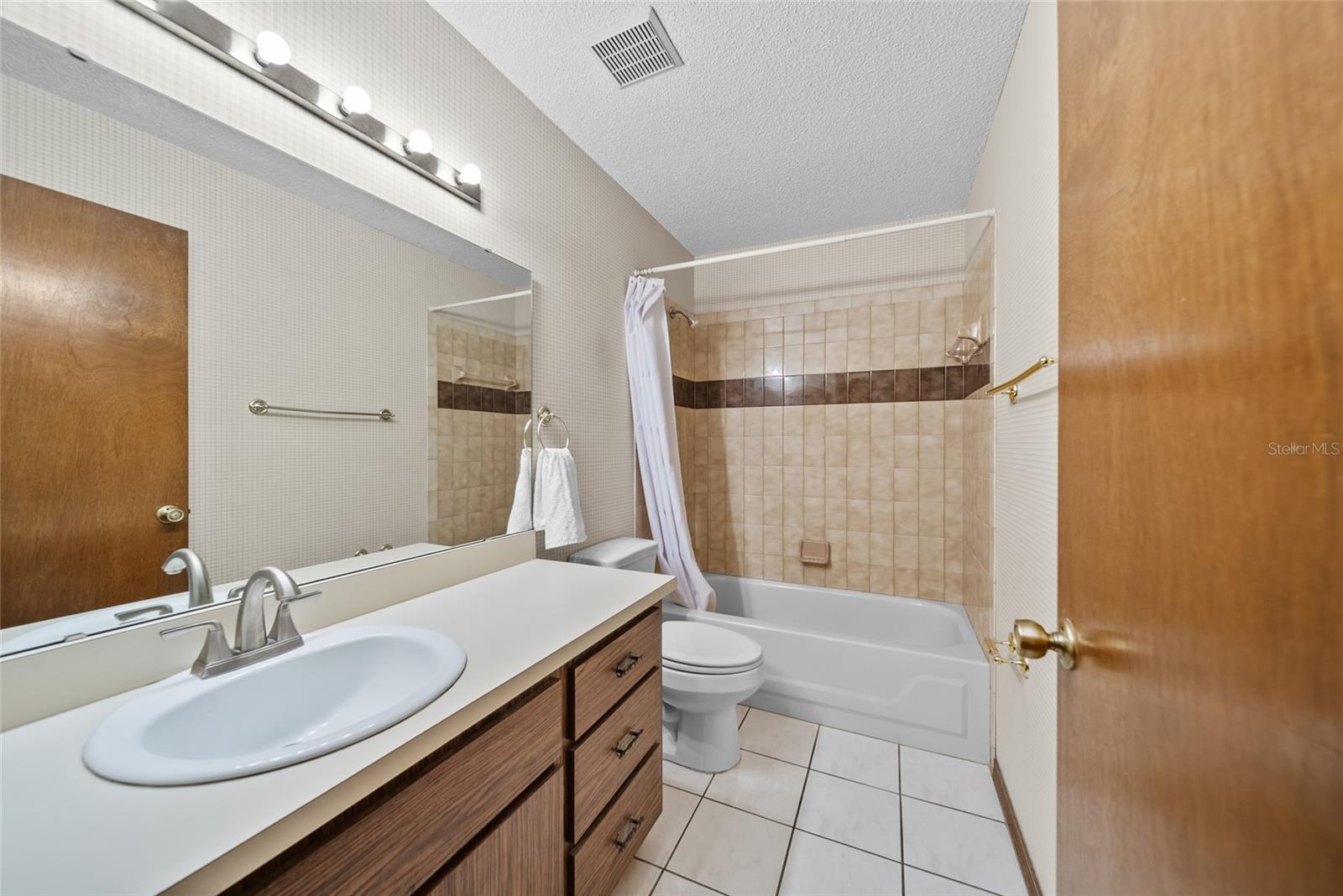 Image 9 of 12 For 3800 Silver Springs Boulevard 22