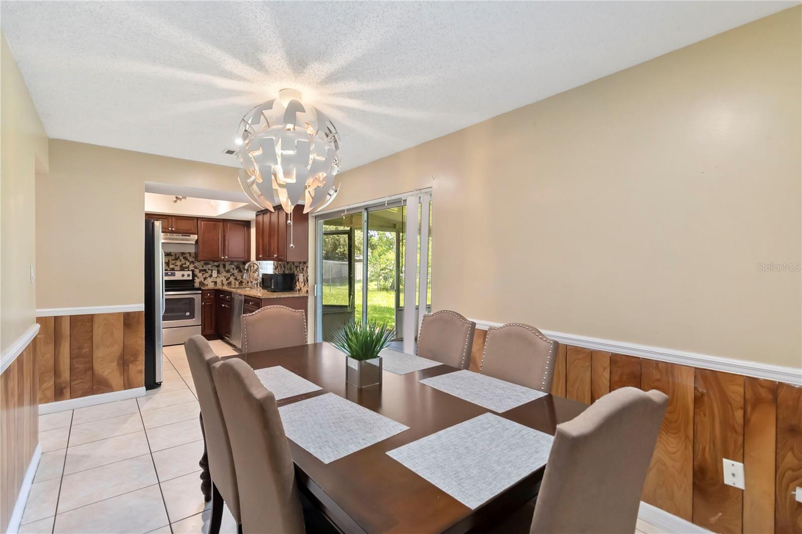 Image 7 of 17 For 283 Gardenia Road