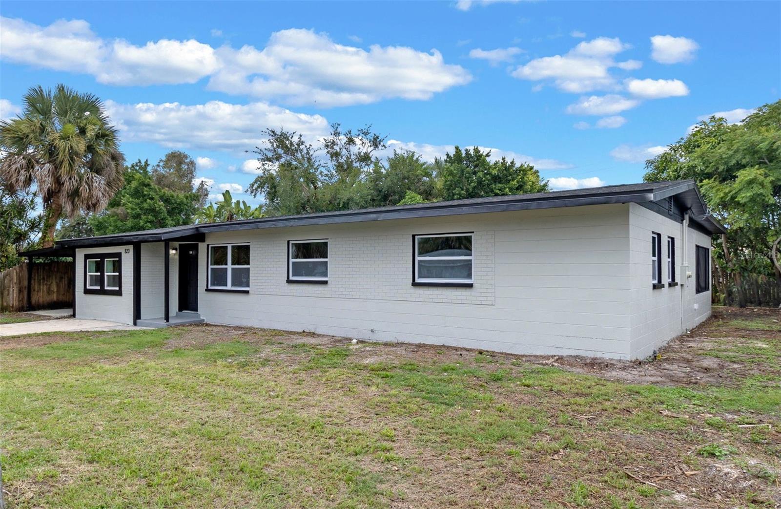 Image 3 of 28 For 820 Hampton Way