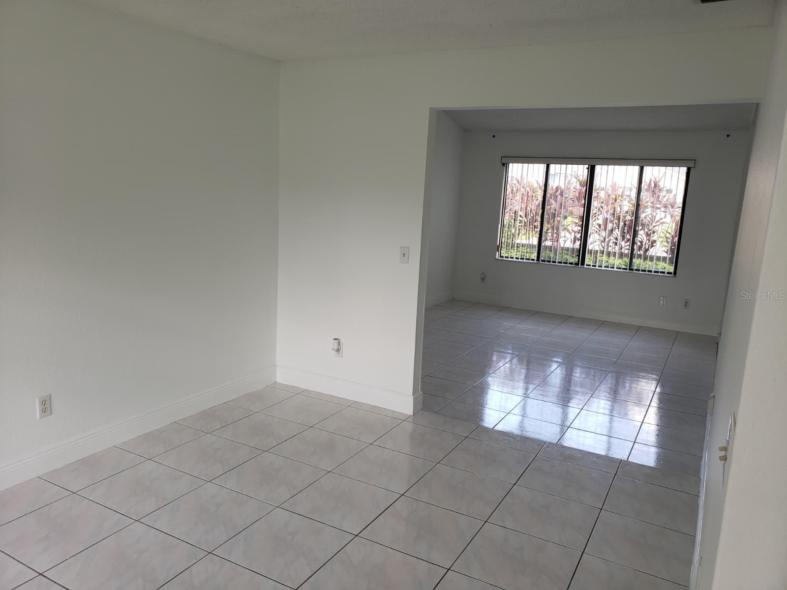 Image 2 of 25 For 7910 Glen Abbey Circle