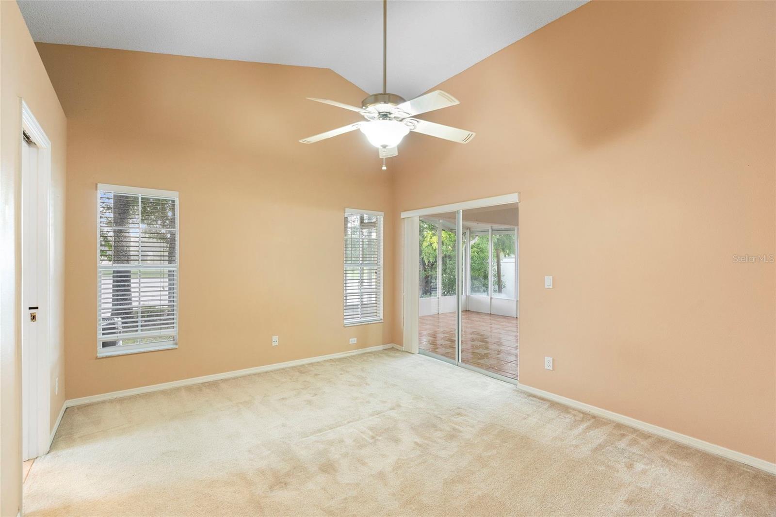 Image 22 of 39 For 13331 Meadowlark Lane