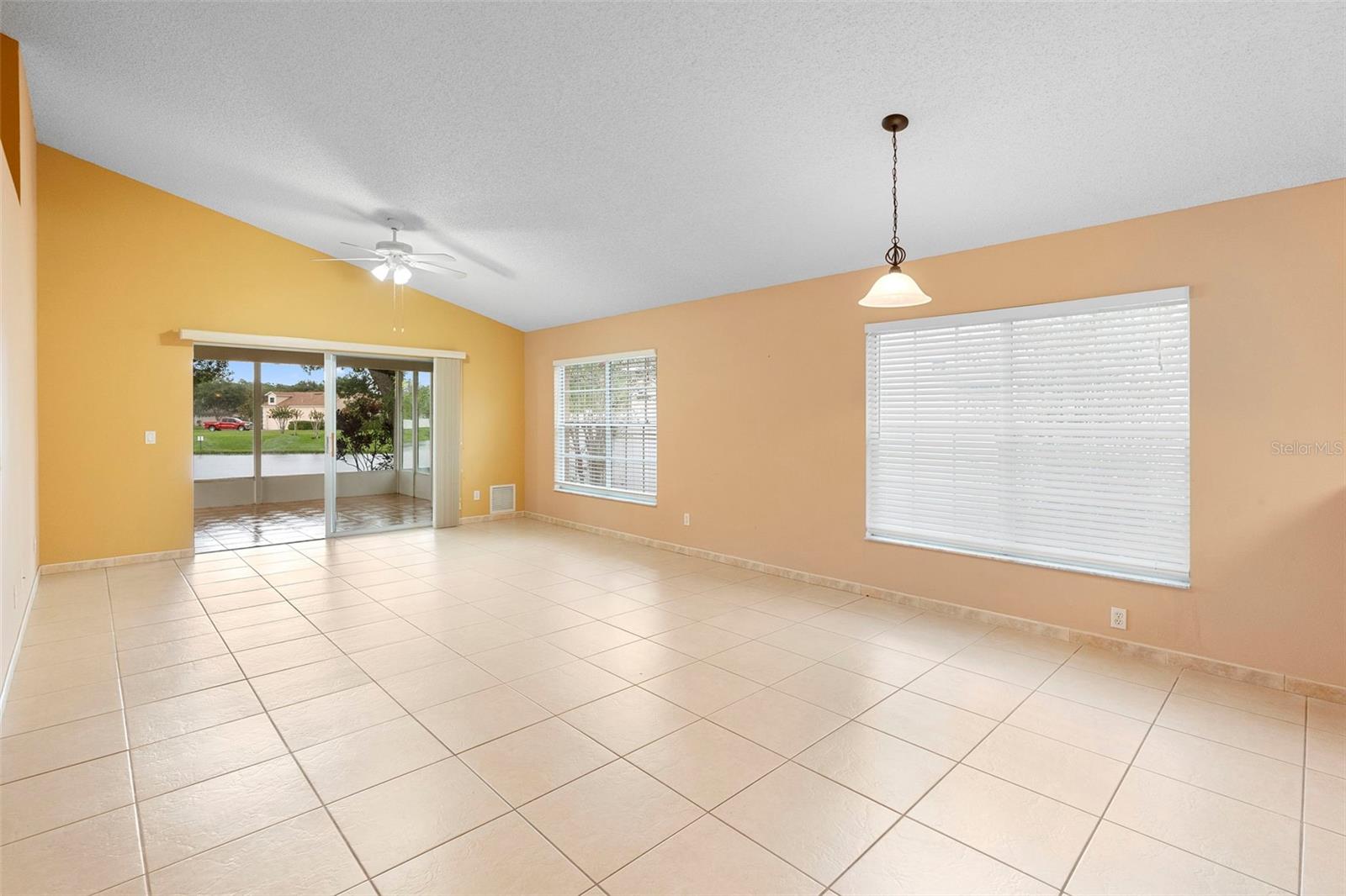 Image 32 of 39 For 13331 Meadowlark Lane