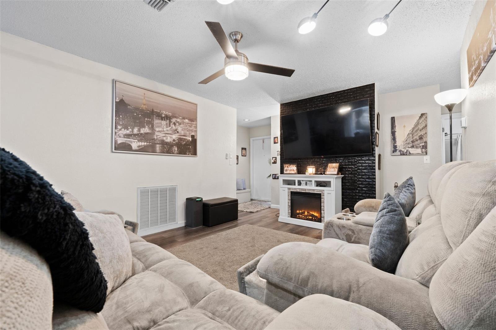 Image 11 of 59 For 2026 San Sebastian Way S