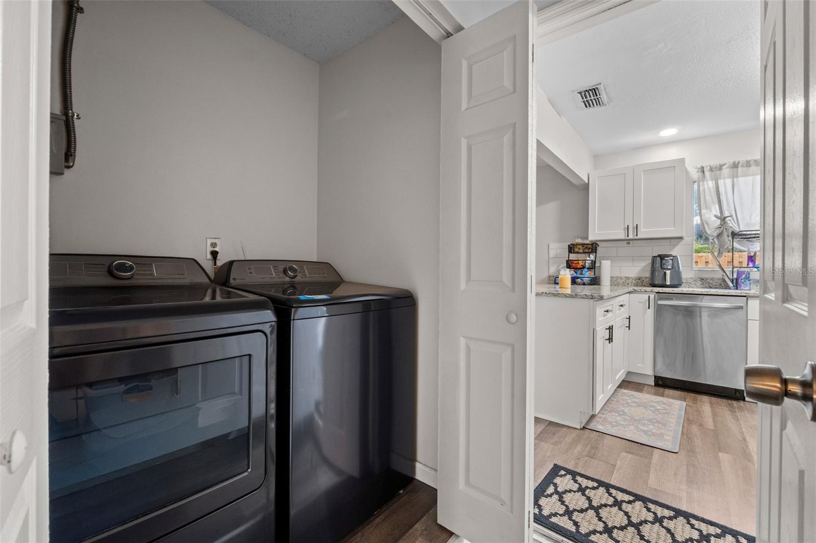 Image 19 of 59 For 2026 San Sebastian Way S