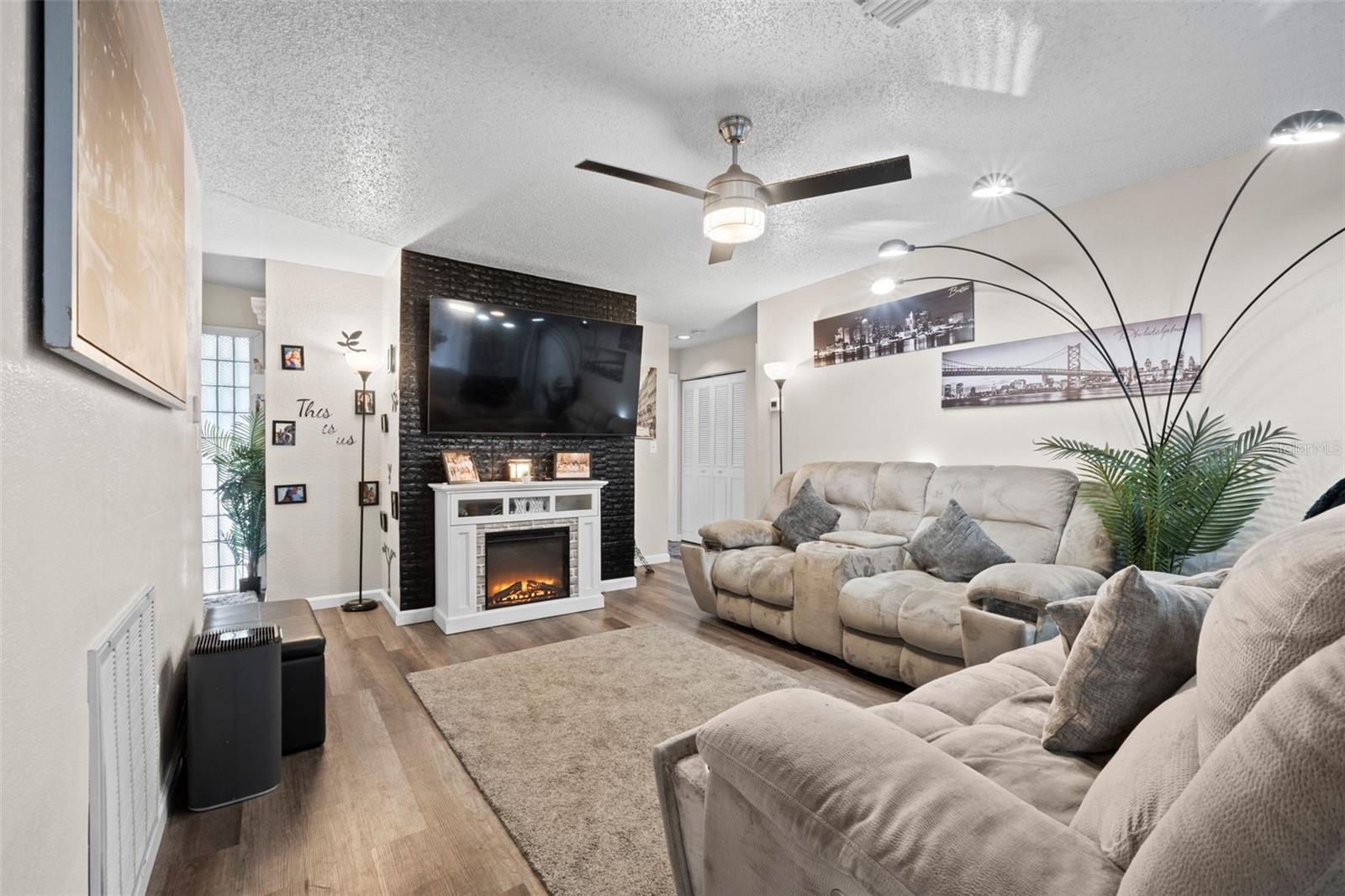 Image 38 of 59 For 2026 San Sebastian Way S
