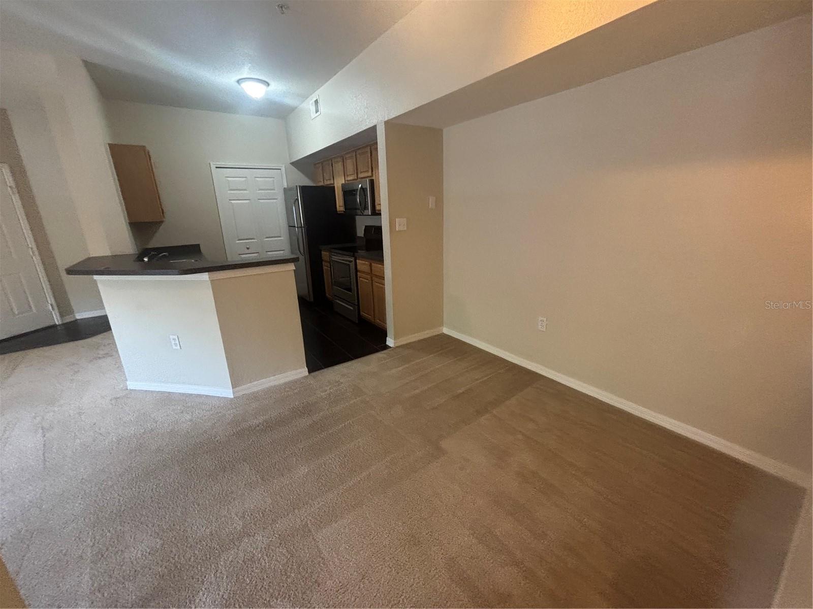 Image 7 of 22 For 6071 Westgate Drive 315