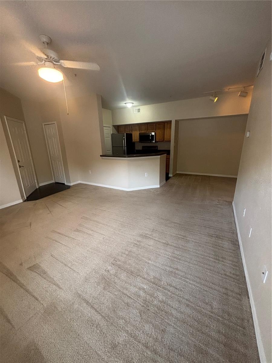 Image 9 of 22 For 6071 Westgate Drive 315