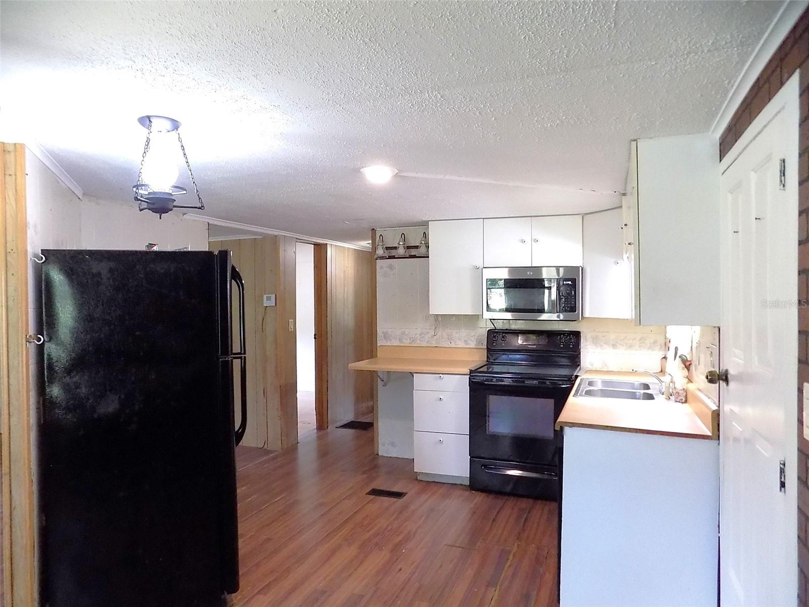 Image 11 of 50 For 3320 Central Boulevard