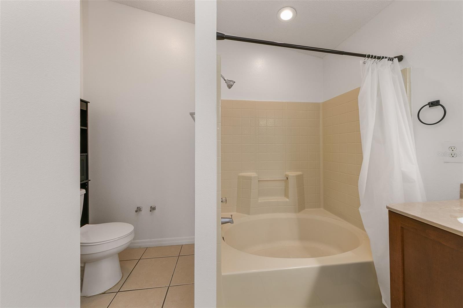 Image 17 of 53 For 13802 Riverpath Grove Dr