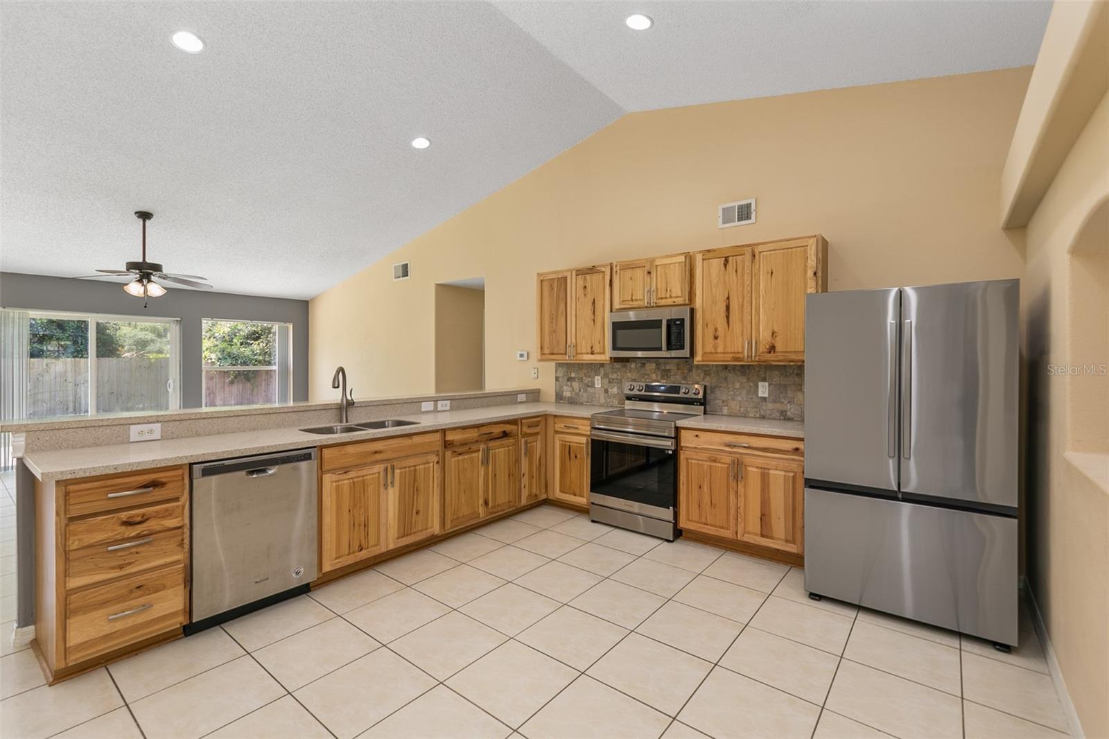 Image 21 of 53 For 13802 Riverpath Grove Dr