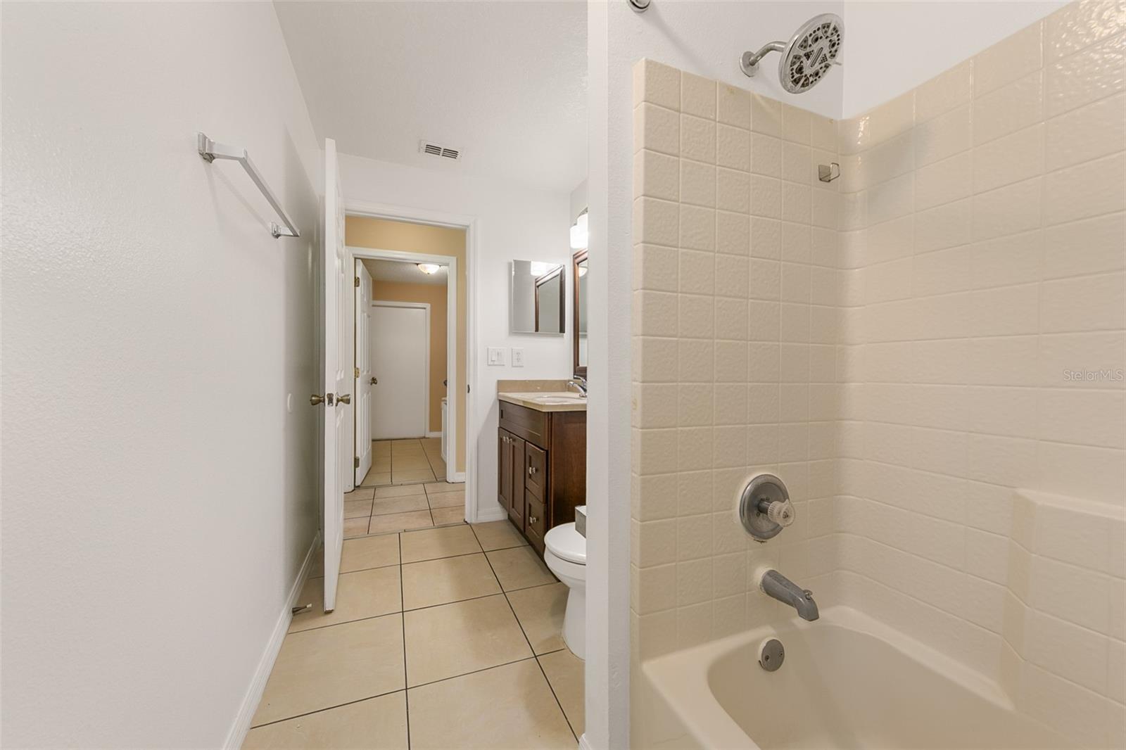Image 29 of 53 For 13802 Riverpath Grove Dr