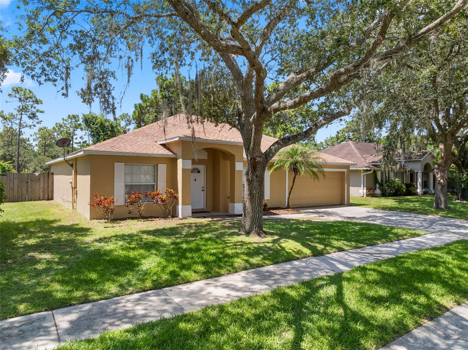 Image 4 of 53 For 13802 Riverpath Grove Dr