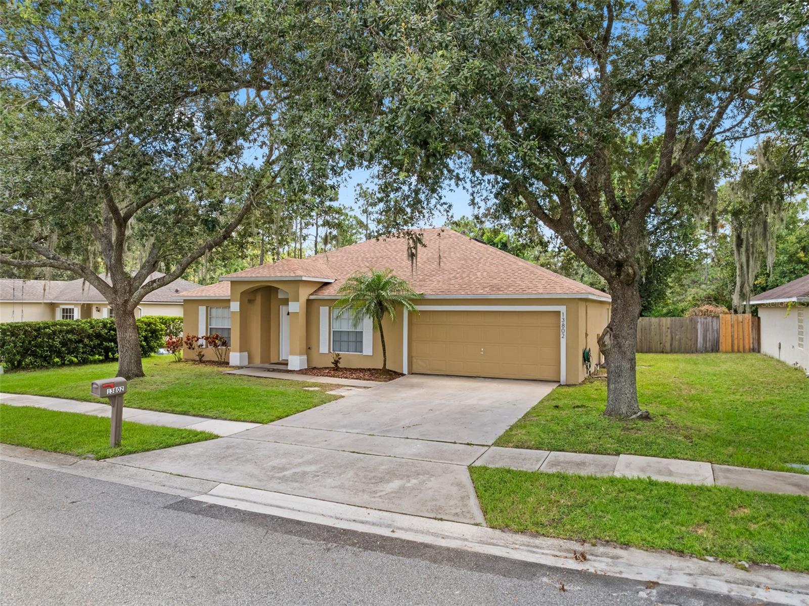 Image 6 of 53 For 13802 Riverpath Grove Dr
