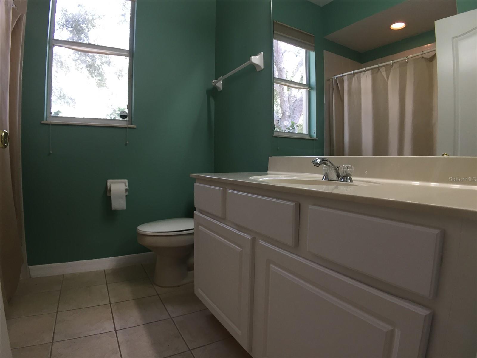 Image 21 of 27 For 909 Arbormoor Place
