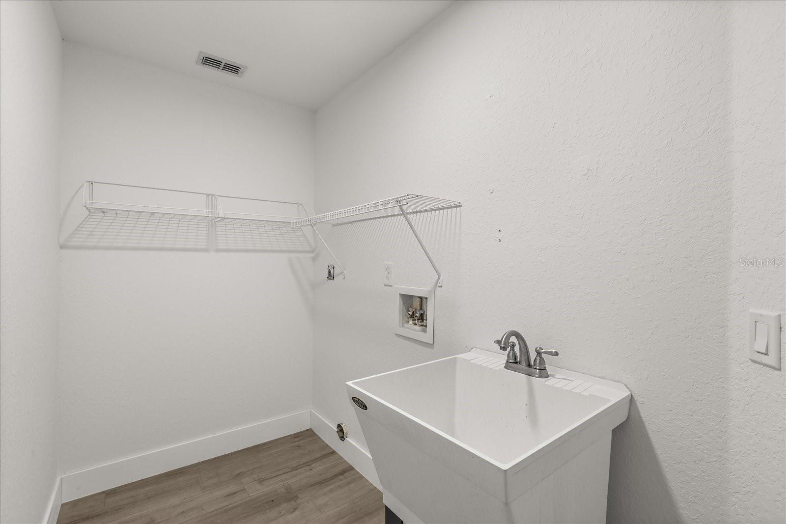Image 18 of 45 For 6027 98th Street Road