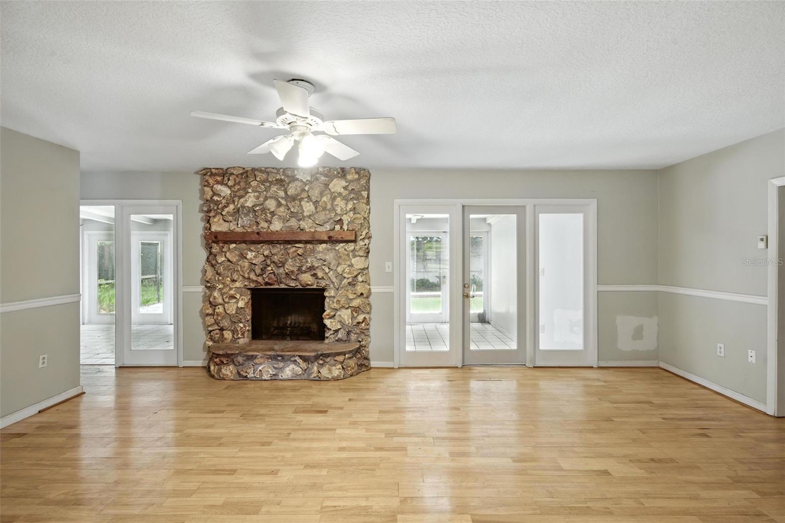 Image 12 of 32 For 1828 Biscayne Drive