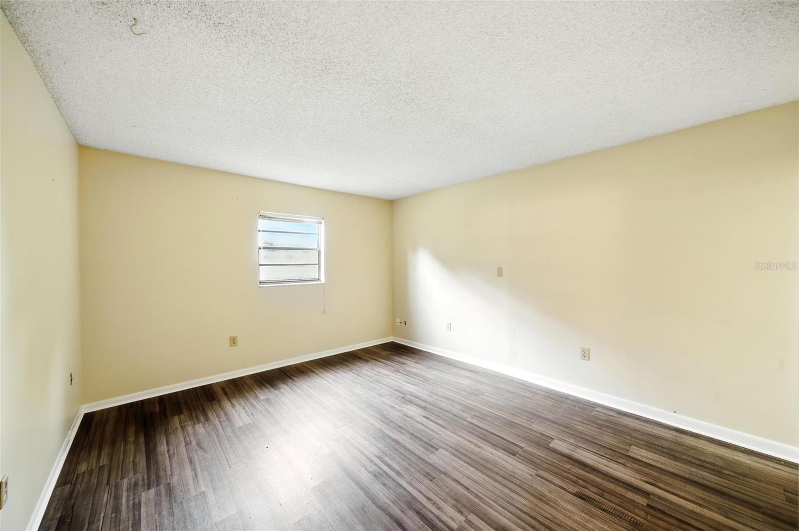 Image 24 of 32 For 1828 Biscayne Drive