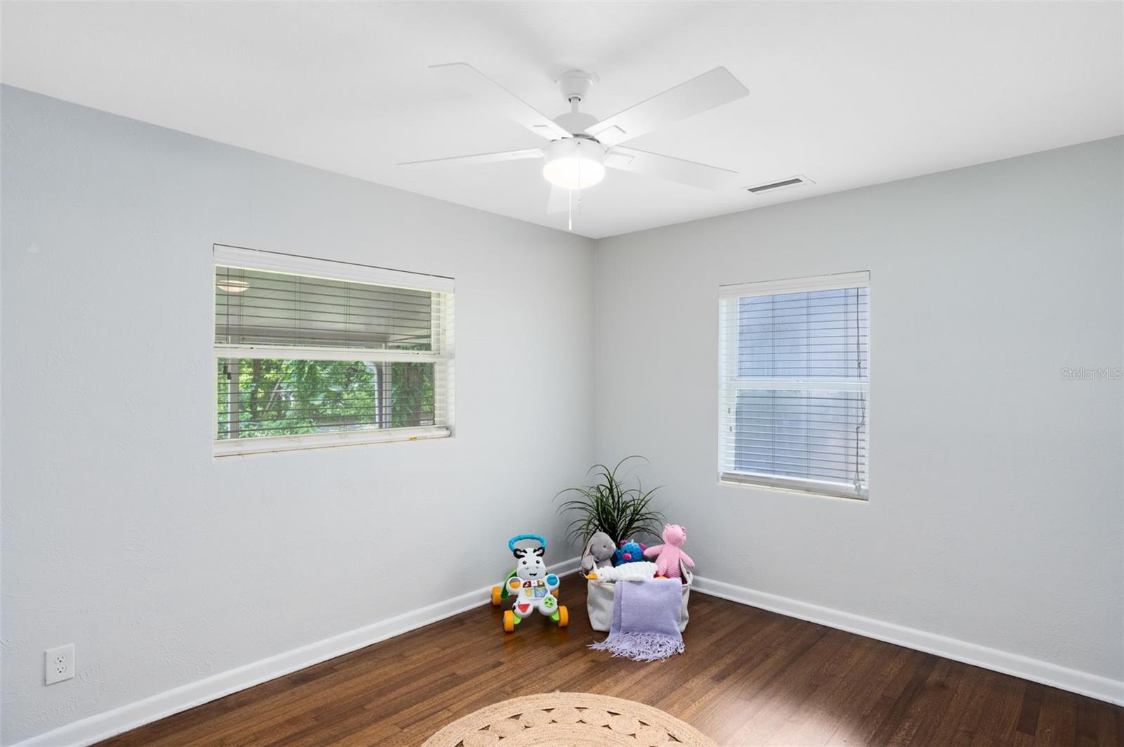 Image 11 of 20 For 2931 Helen Avenue
