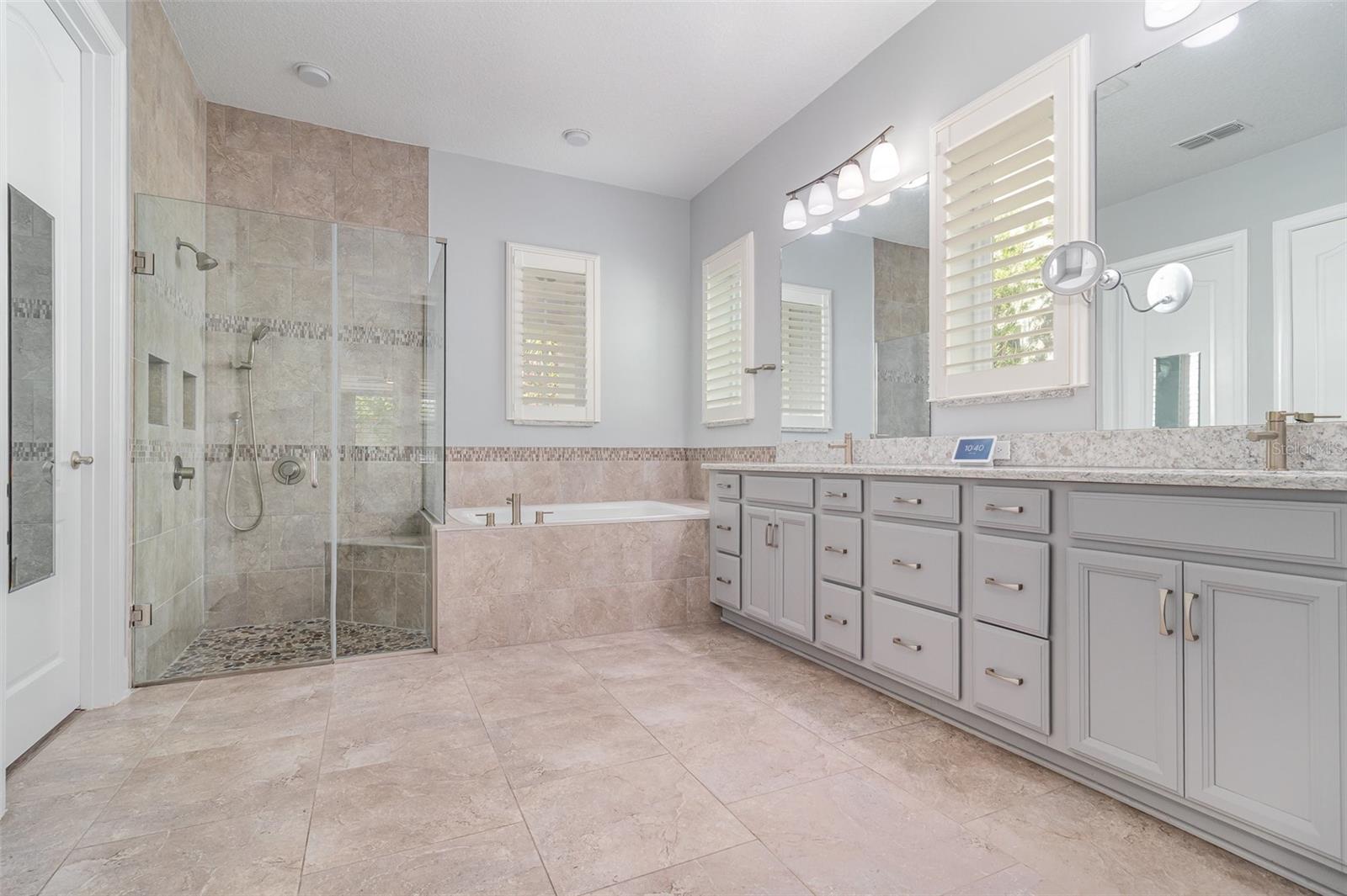 Image 18 of 33 For 7873 Dausset Street