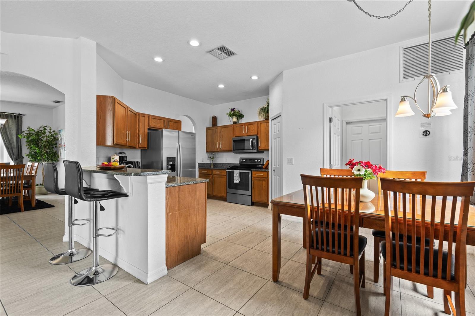 Image 15 of 49 For 507 Gleneagles Drive