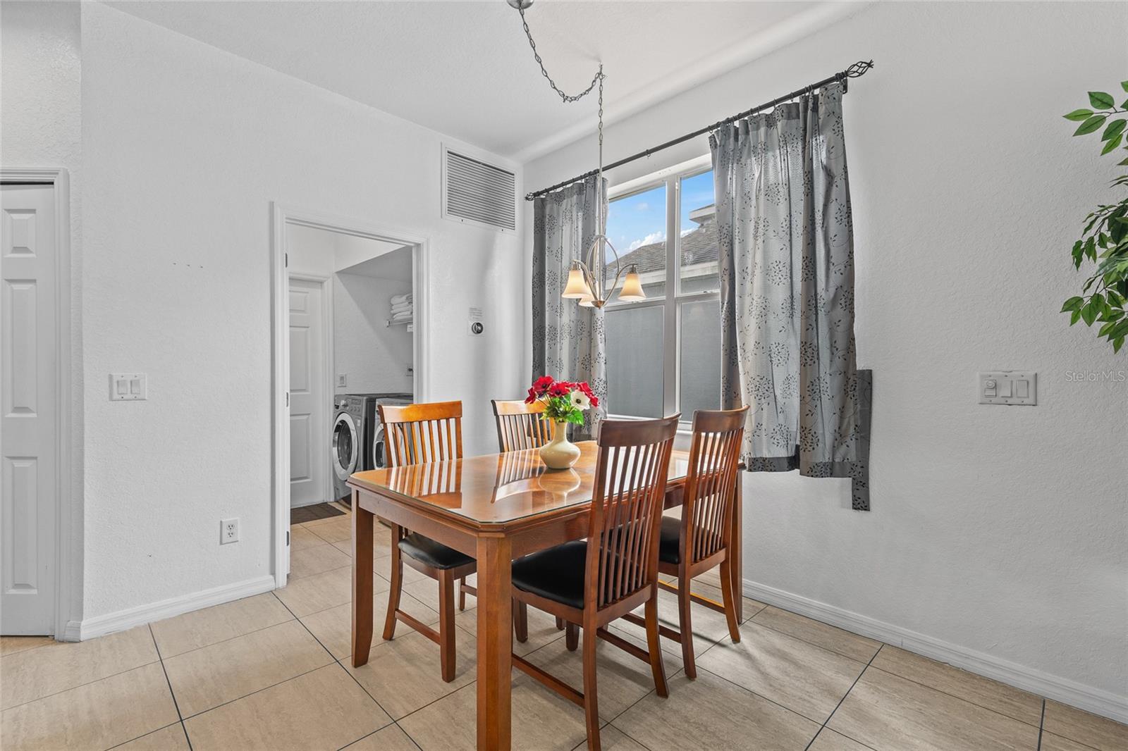 Image 16 of 49 For 507 Gleneagles Drive