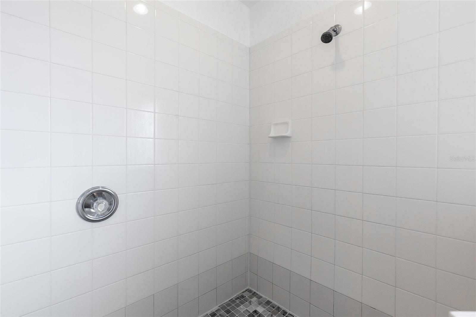 Image 29 of 49 For 507 Gleneagles Drive