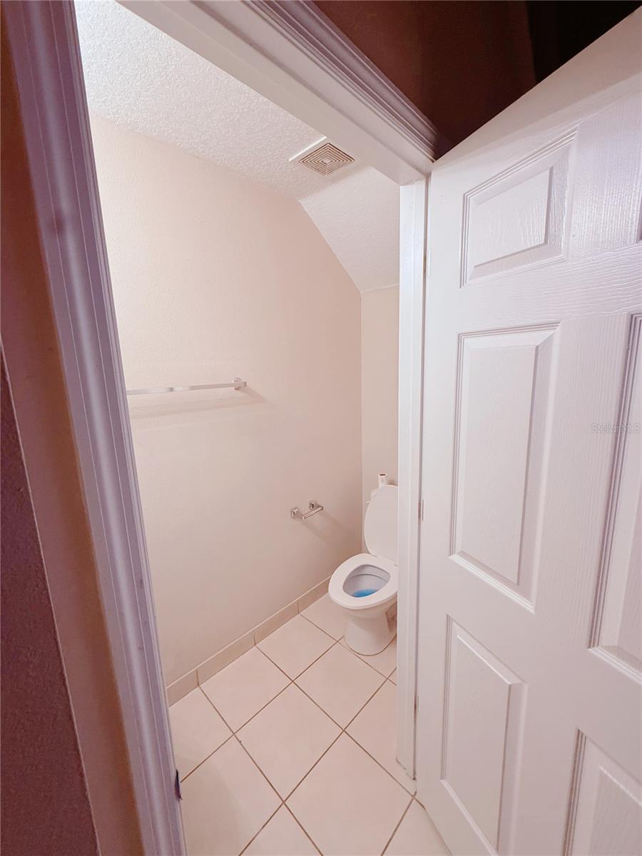 Image 10 of 16 For 10775 Regent Square Drive 1905