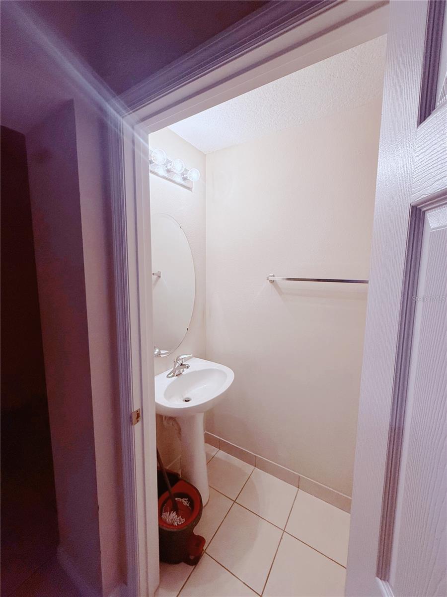 Image 11 of 16 For 10775 Regent Square Drive 1905