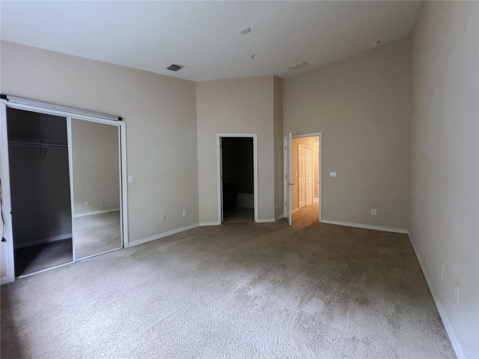 Image 19 of 40 For 10775 Regent Square Drive 1905