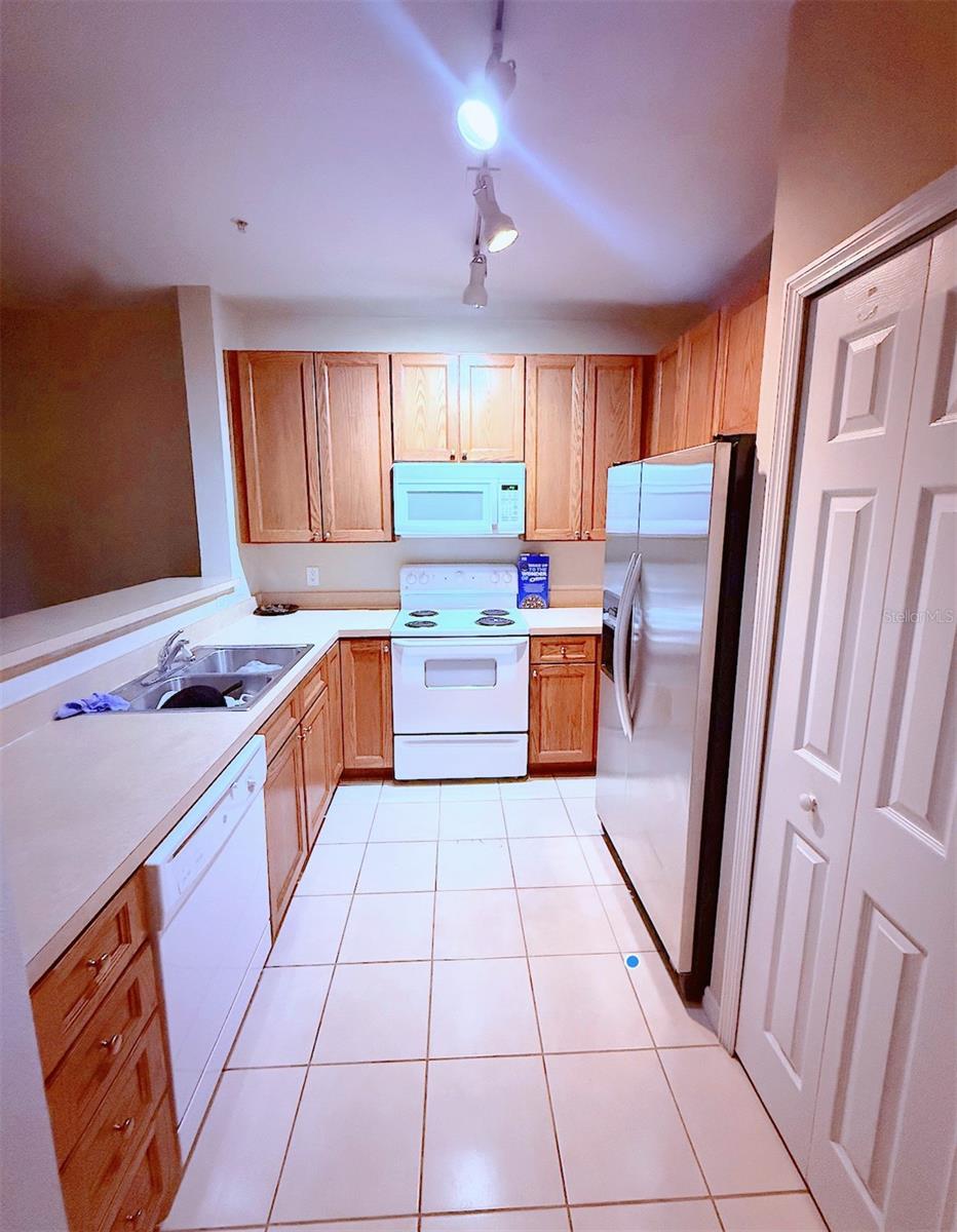 Image 3 of 16 For 10775 Regent Square Drive 1905