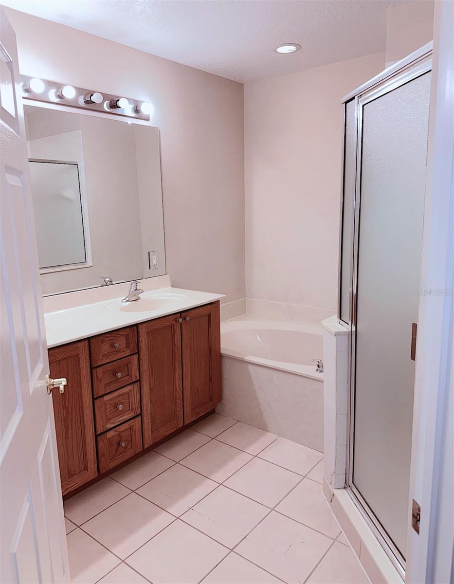 Image 4 of 16 For 10775 Regent Square Drive 1905