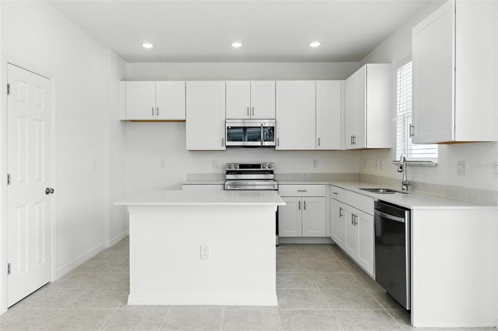 Image 11 of 37 For 1255 Stockwell Avenue