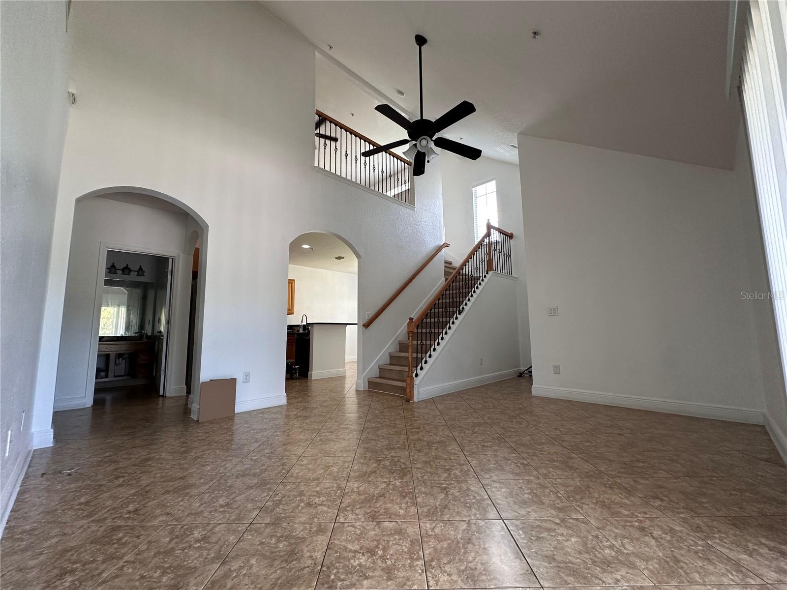Image 4 of 34 For 3725 Lake Orlando Parkway 4