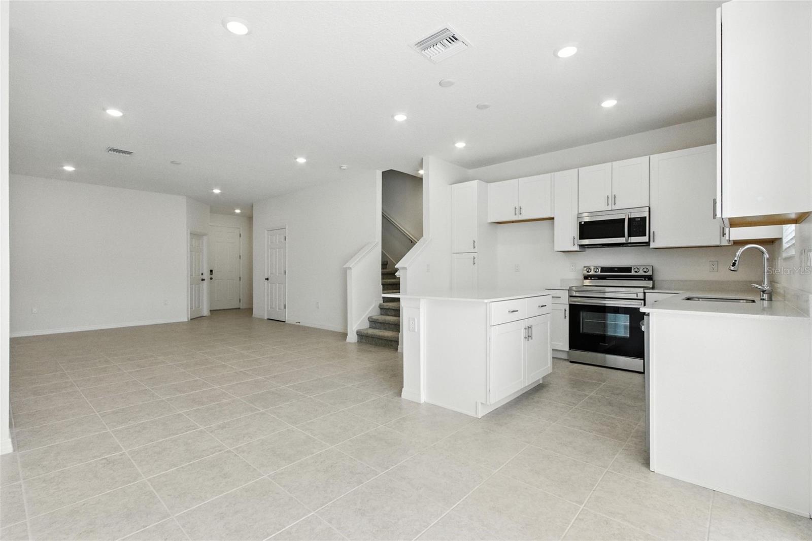 Image 13 of 37 For 1263 Stockwell Avenue