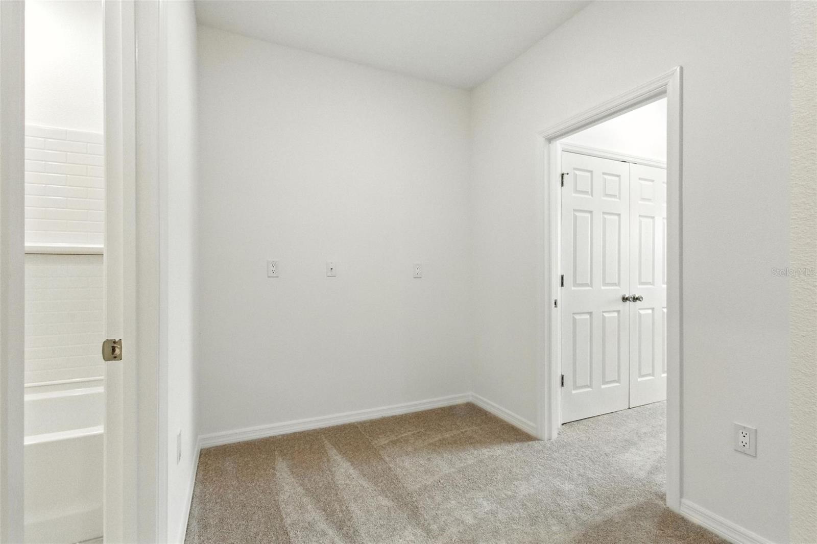 Image 21 of 37 For 1263 Stockwell Avenue