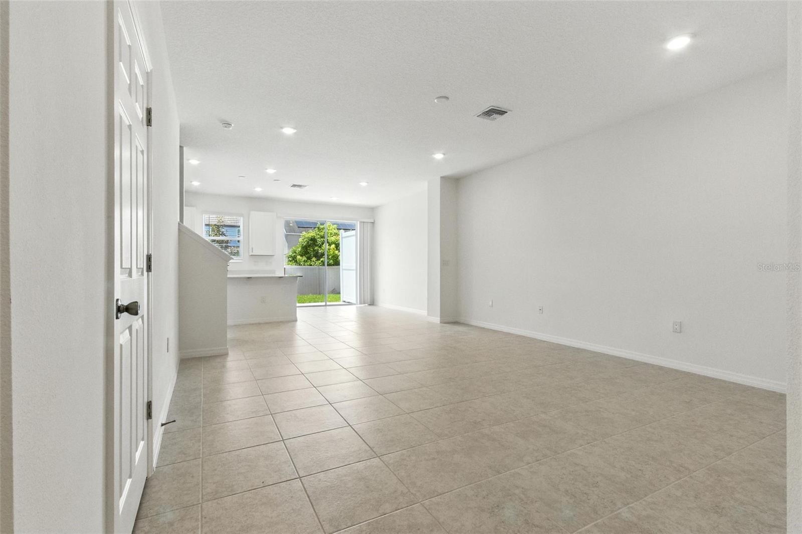 Image 4 of 37 For 1263 Stockwell Avenue