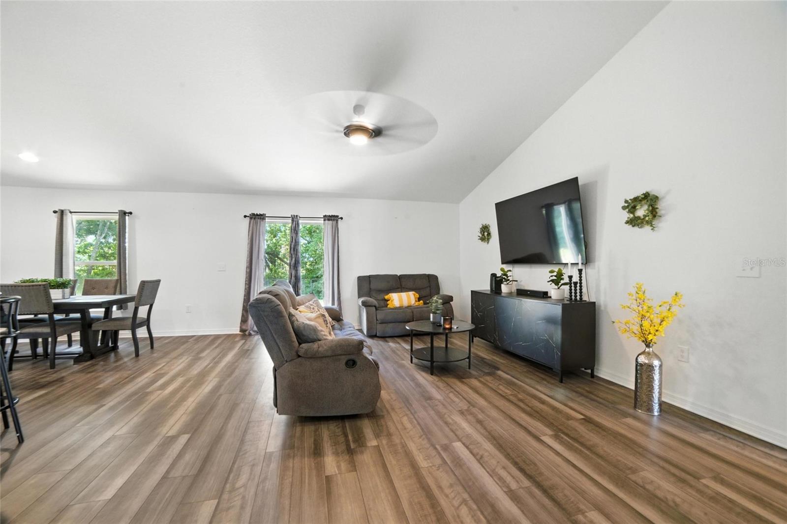 Image 20 of 43 For 278 Cove At Eagle Lake Circle
