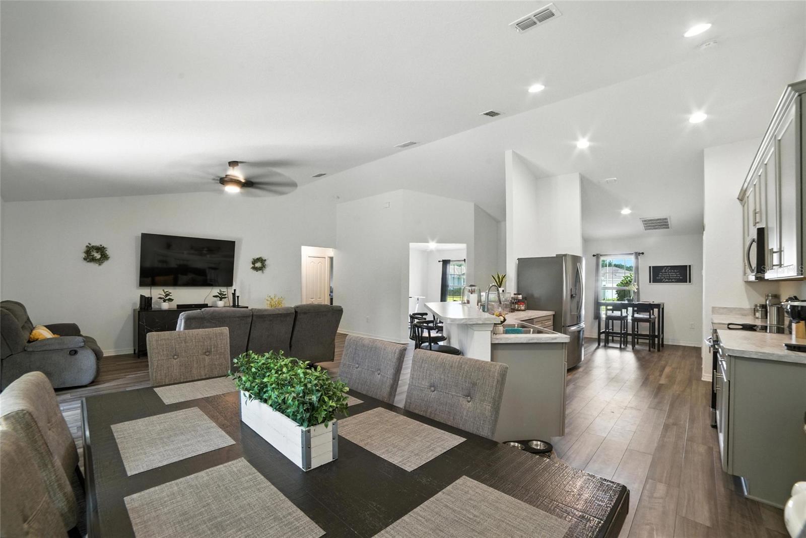 Image 24 of 43 For 278 Cove At Eagle Lake Circle